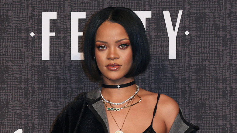 Rihanna bob haircut