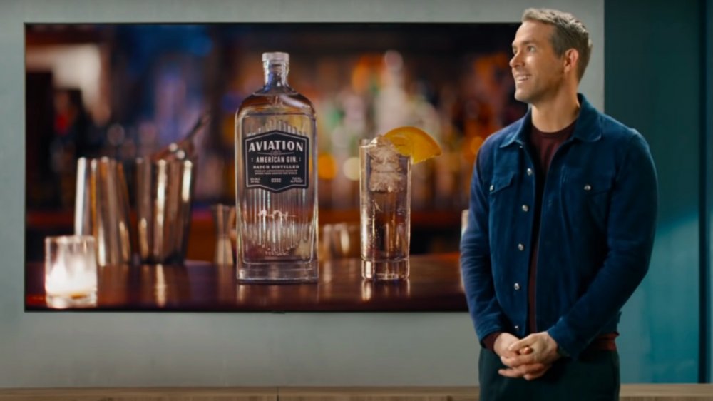 Ryan Reynolds in a Samsung ad