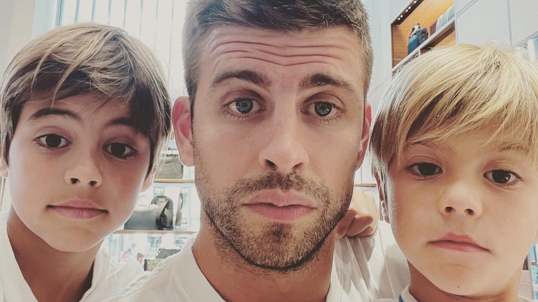 Gerard Piqué selfie with his sons