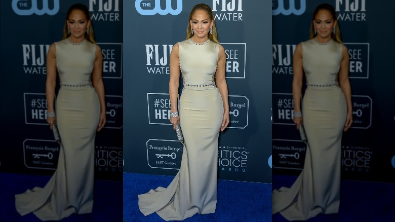 Jennifer Lopez posing on the red carpet