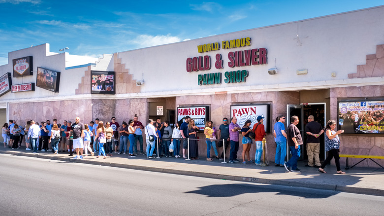 Exterior of Gold & Silver Pawn