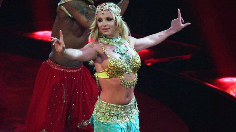 Britney Spears performs in Indian garb 