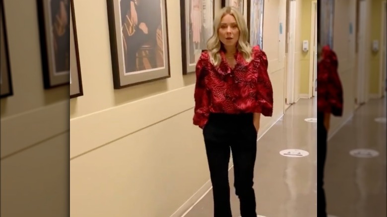 Kelly Ripa in hallway