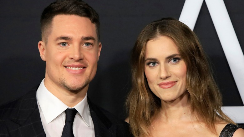 Allison Williams and Alexander Dreymon posing