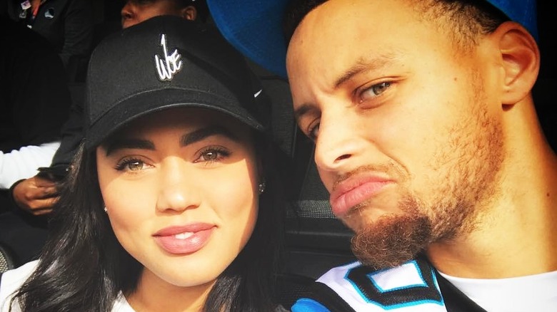 Ayesha and Steph Curry selfie