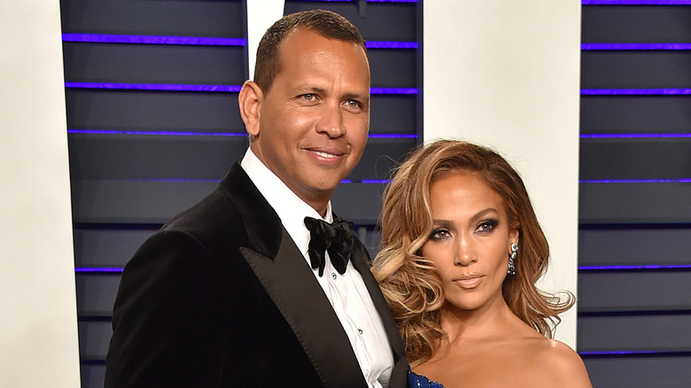 Alex Rodriguez and Jennifer Lopez posing