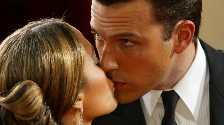 Ben Affleck and Jennifer Lopez kissing