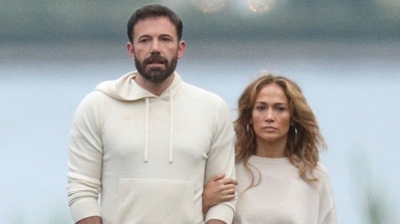 Ben Affleck and Jennifer Lopez walking 