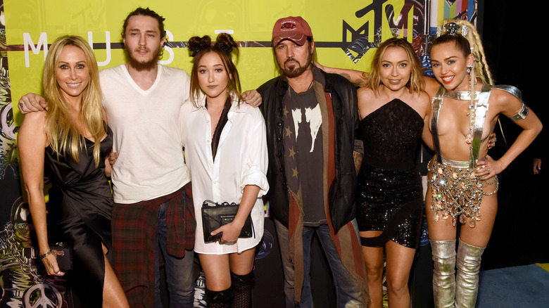 Tish Cyrus, Braison Cyrus, Noah Cyrus, Billy Ray Cyrus, Brandi Cyrus, Miley Cyrus, 2015 photo 