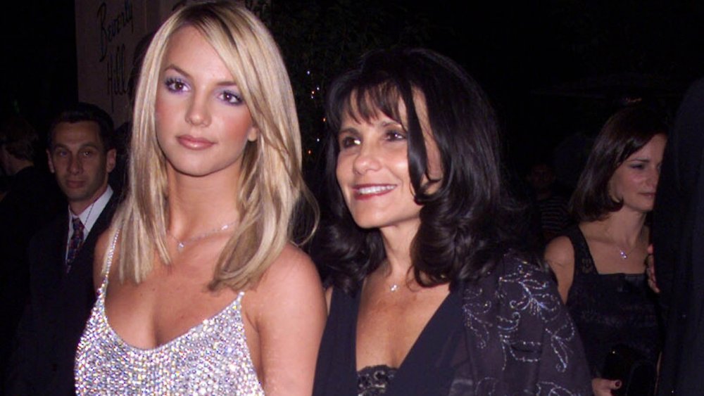 Britney Spears and Lynne Spears at pre-Grammy Awards party in 2001