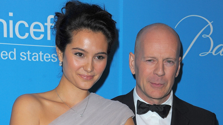 Emma Heming, Bruce Willis posing