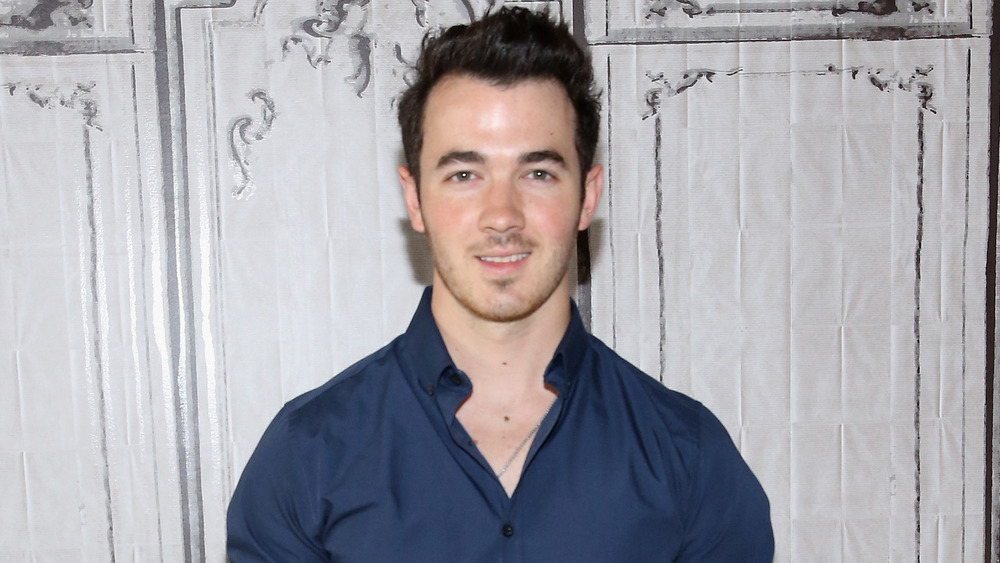 Kevin Jonas smiling