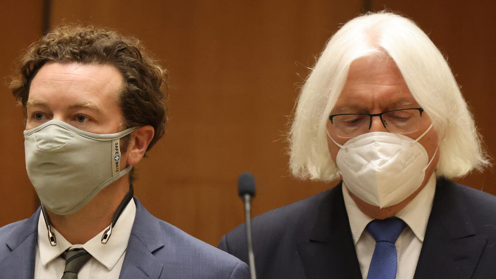 Danny Masterson and his attorney Tom Mesereau wearing face masks in court 