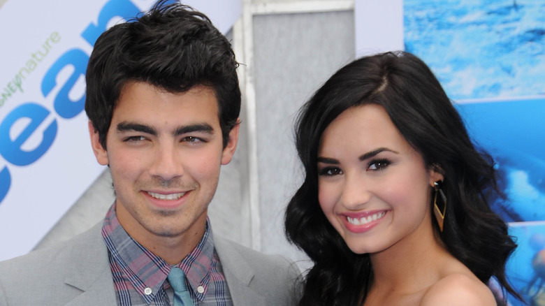 Joe Jonas and Demi Lovato smiling