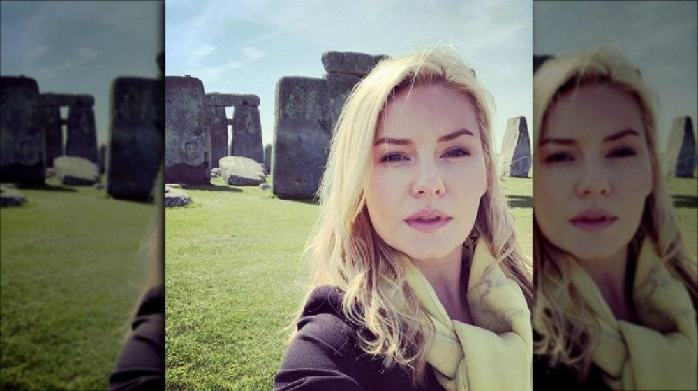 Elisha Cuthbert in front of Stonehenge