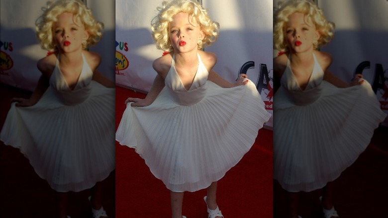 Elle Fanning wearing Marilyn Monroe costume