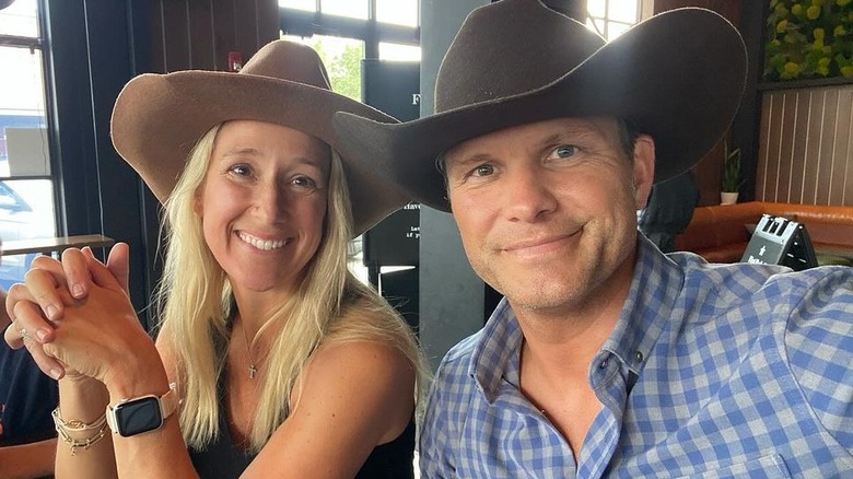 Pete Hegseth and Jennifer Rauchet take a selfie