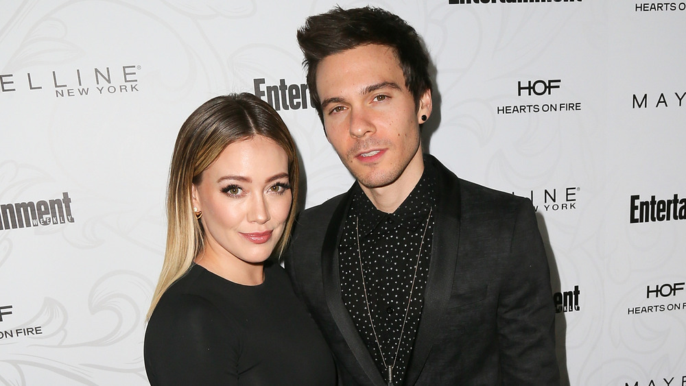 Hilary Duff and Matthew Koma posing together