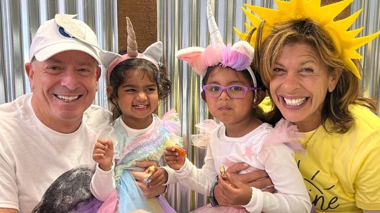 Joel Schiffman, Hoda Kotb, and daughters