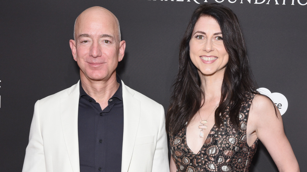 Jeff Bezos and MacKenzie Scott posing together