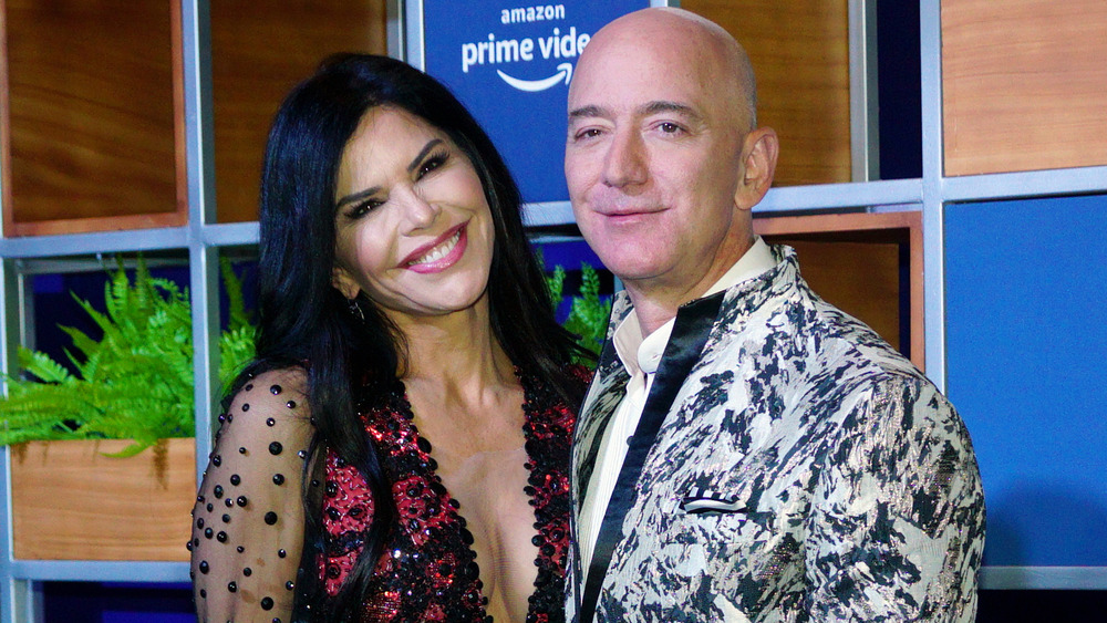 Lauren Sanchez and Jeff Bezos posing together