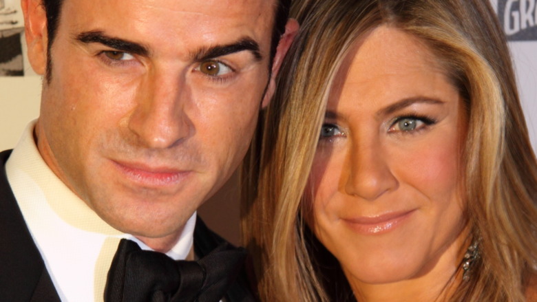 Justin Theroux and Jennifer Aniston posing