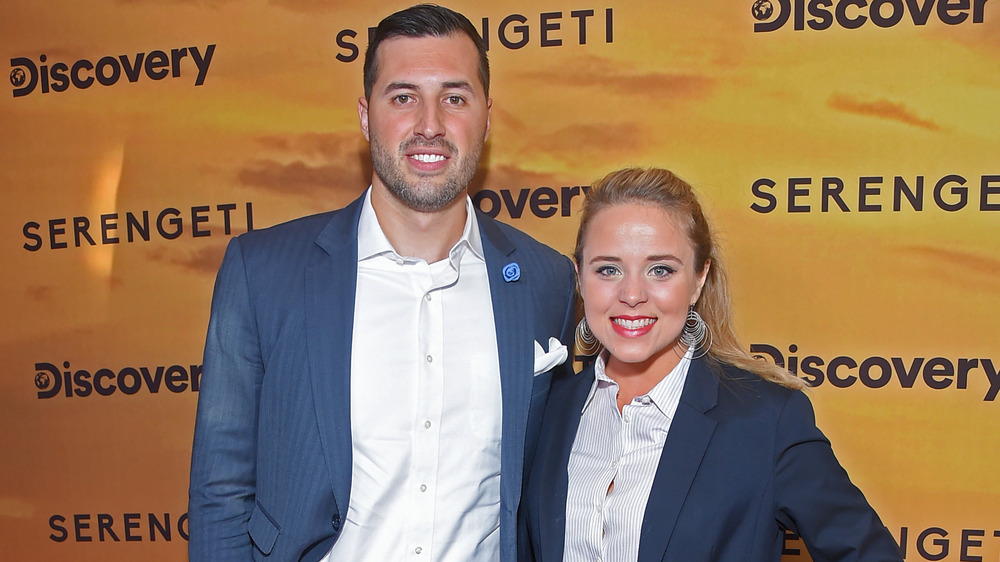 Jeremy  and Jinger Vuolo pose together 