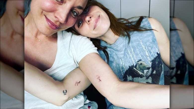 Kaley Cuoco and Zosia Mamet show their bicep tattoo