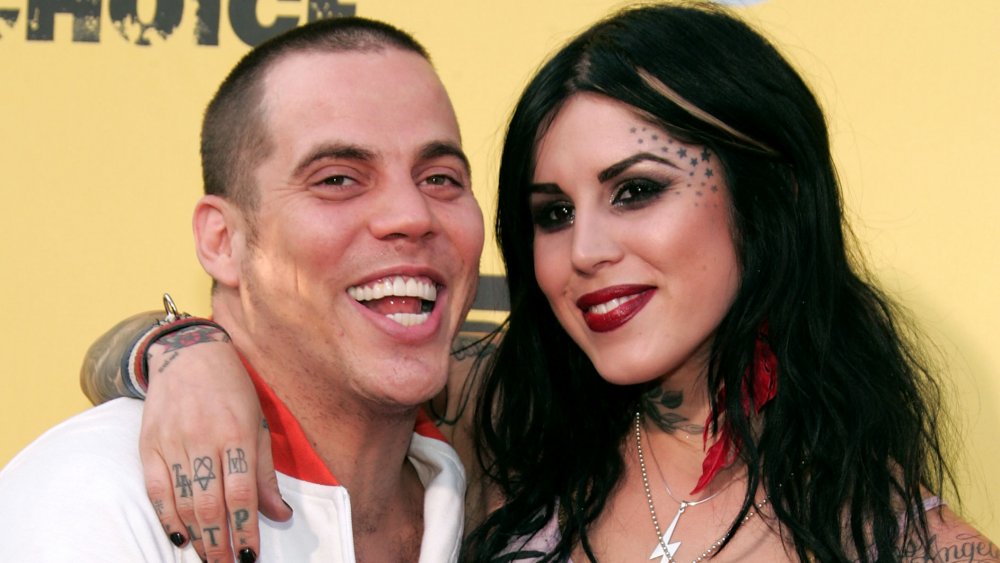 Steve-O and Kat Von D hugging 