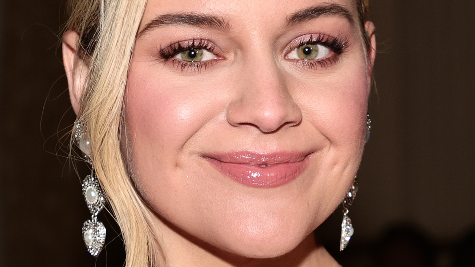 Kelsea Ballerini Reveals What 'Hot' Chase Stokes Said to Her After They  First Kissed