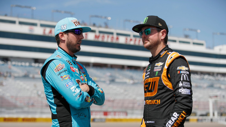 Kurt Busch and Kyle Busch get ready to qualify for the South Point 400 2018