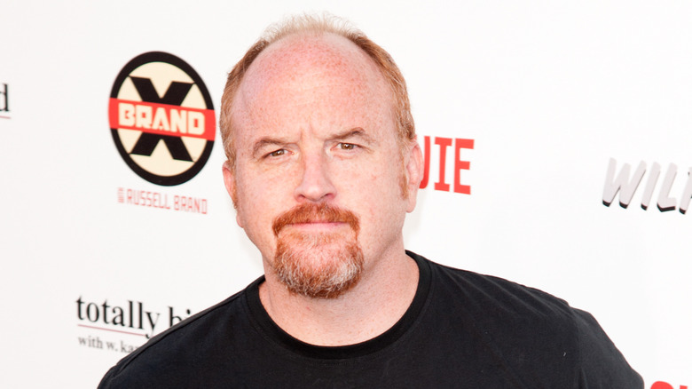 Louis C.K., posing