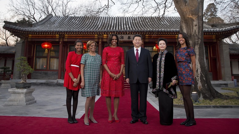 Obama family in China with president 