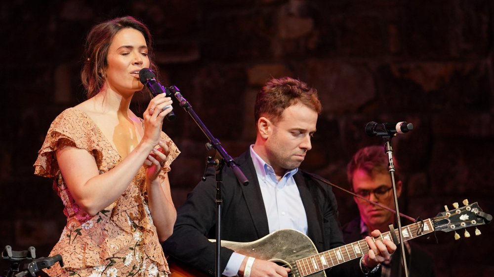 Mandy Moore, Taylor Goldsmith 