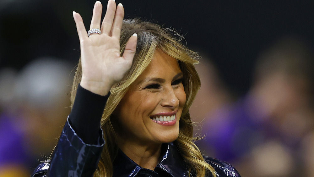 Melania Trump waving to supporters