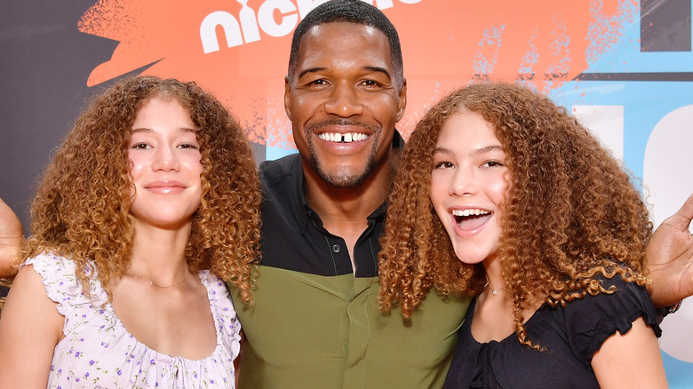 Michael Strahan and his daughters at the Kid's Choice Awards