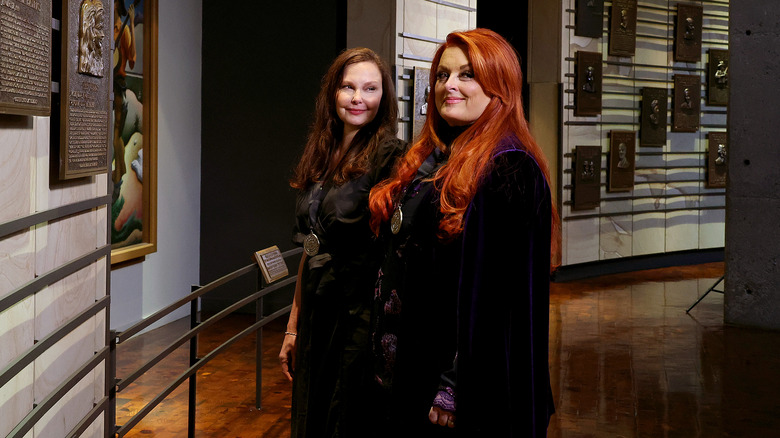 Ashley Judd, Wynonna Judd inside museum