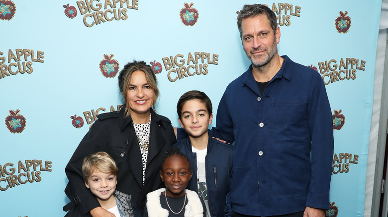 Mariska Hargitay and Peter Herrmann with their children