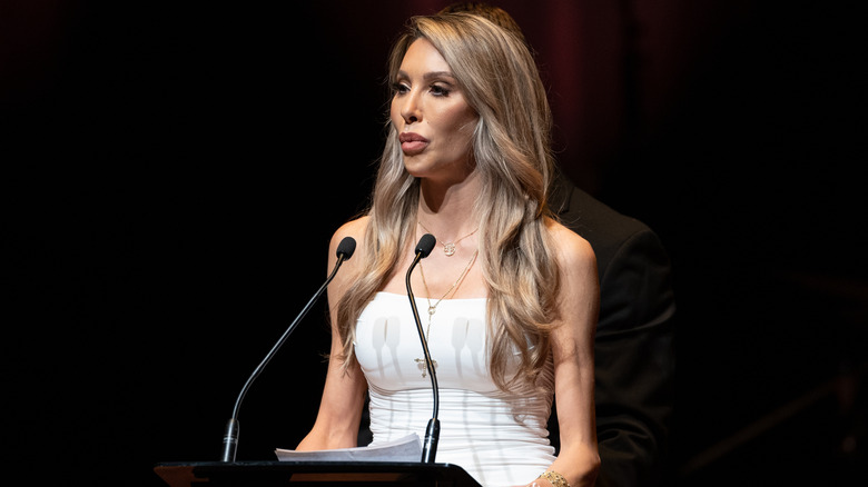 Chloe Lattanzi speaking at a tribute for her mother