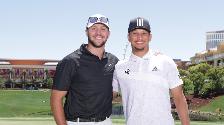 Josh Allen and Patrick Mahomes posing