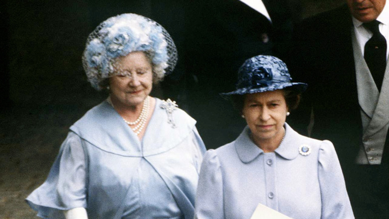 Queen Elizabeth II and the Queen Mother in 1982