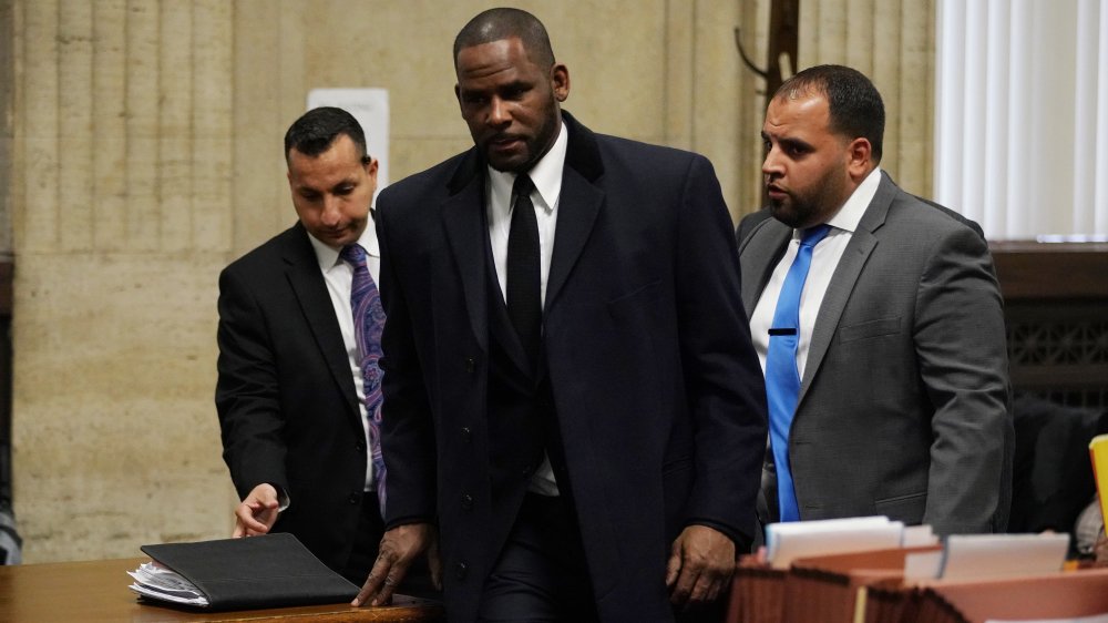 R. Kelly appears before a judge at Leighton Criminal Court