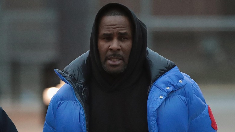 R. Kelly leaving Cook County jail in 2019