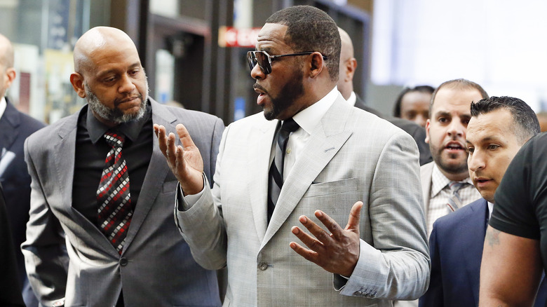 R. Kelly outside a Chicago courthouse