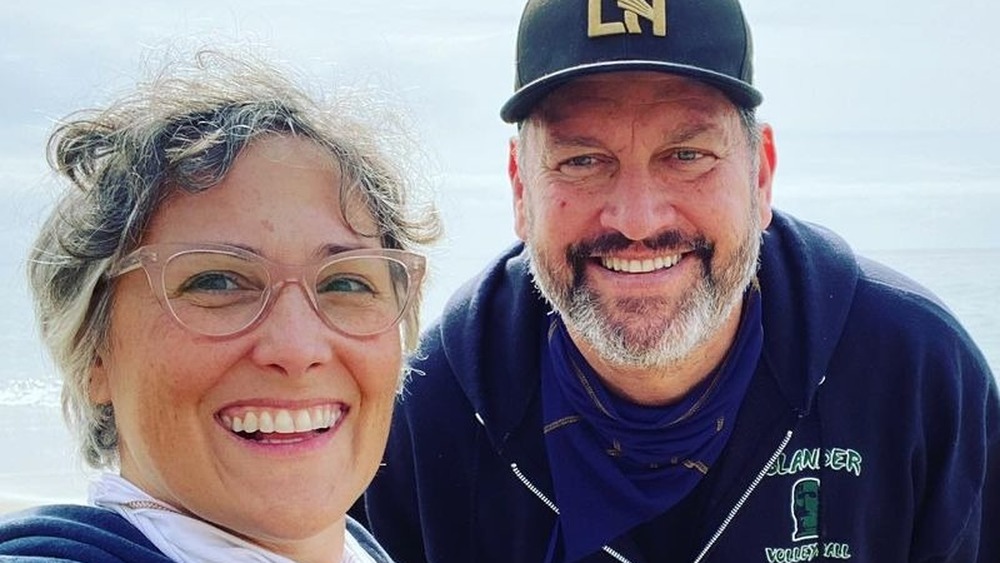 Ricki Lake and Ross Burningham taking a selfie at the beach