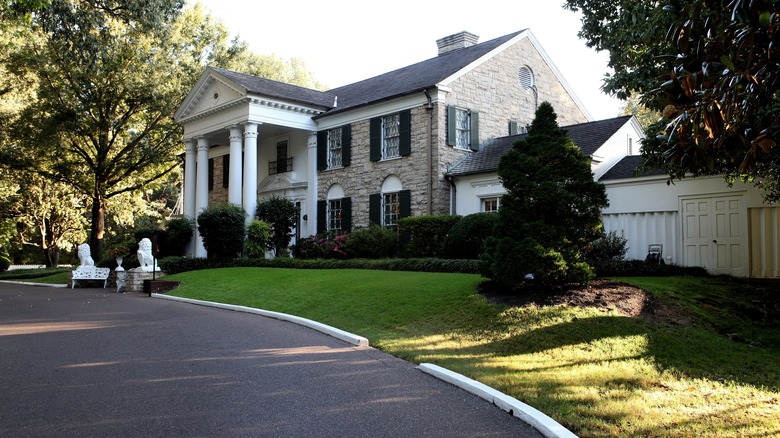 Graceland's front entrance