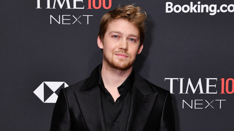 Joe Alwyn posing