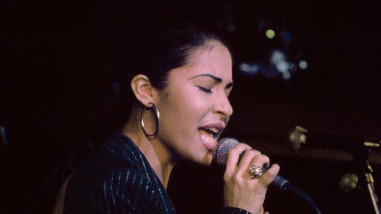 Selena Quintanilla singing