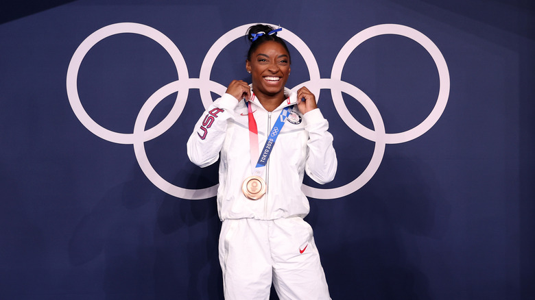 Simone Biles wins bronze medal