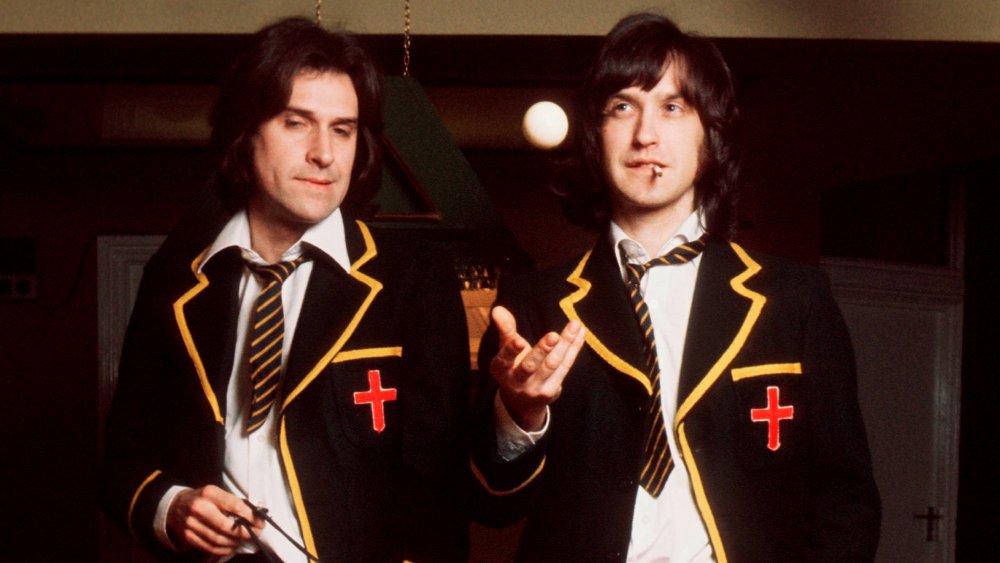 Ray Davies and Dave Davies posing for a 1976 promotional shoot